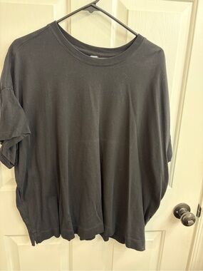 Women’s Old Navy, black short sleeve oversized tee